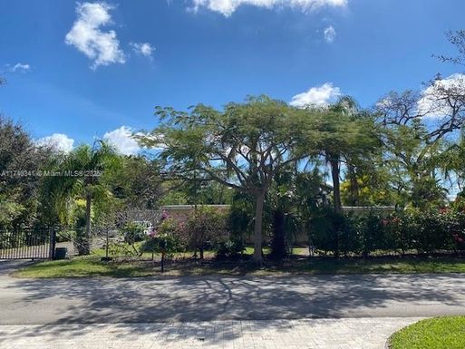11624 SW 93rd St, Miami FL 33176