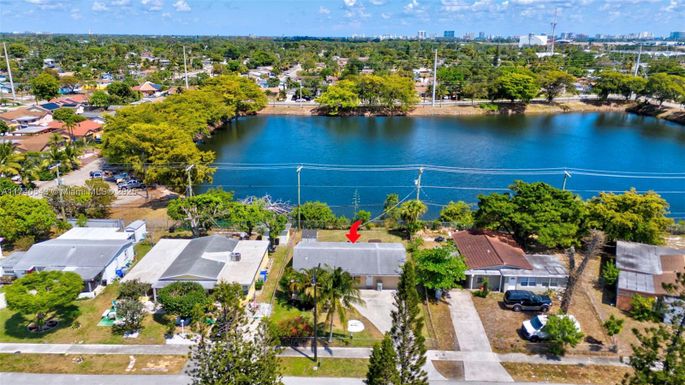 1720 NW 5th Ave, Pompano Beach FL 33060