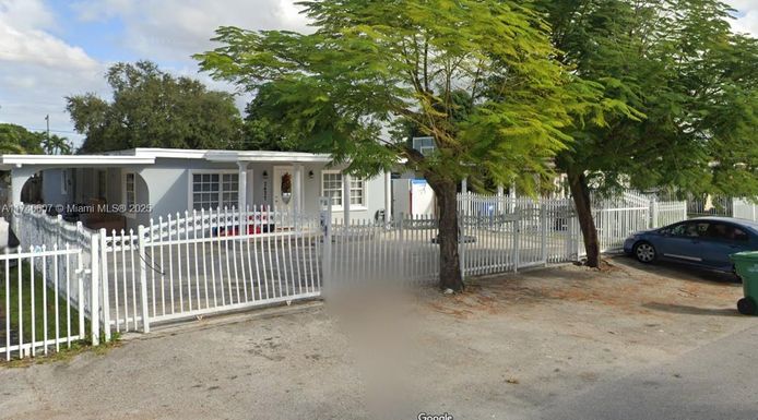 3427 NW 101st St, Miami FL 33147
