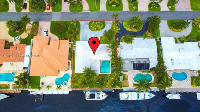 2760 NE 7th St, Pompano Beach FL 33062