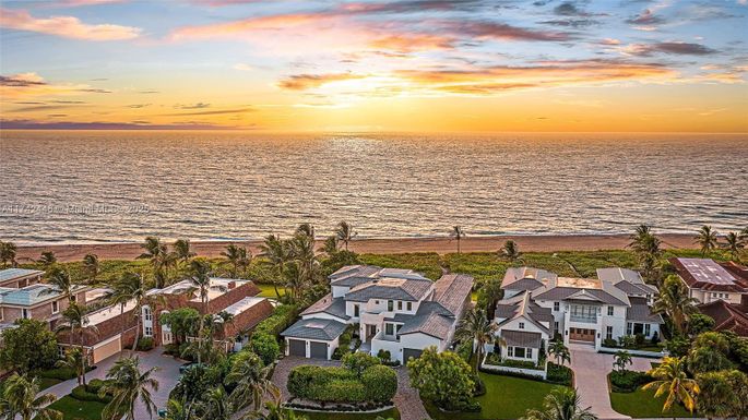 22 Ocean Dr, Jupiter Inlet Colony FL 33469