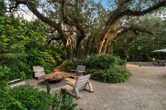 4725 Davis Rd, Miami FL 33143