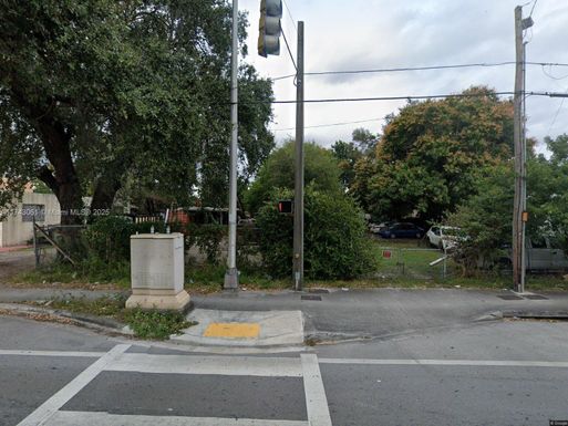 2915 NW 46th St, Miami FL 33142
