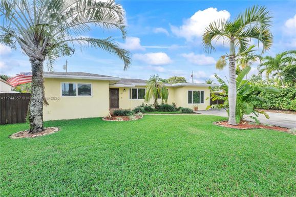 3198 Mckinley St, Hollywood FL 33021