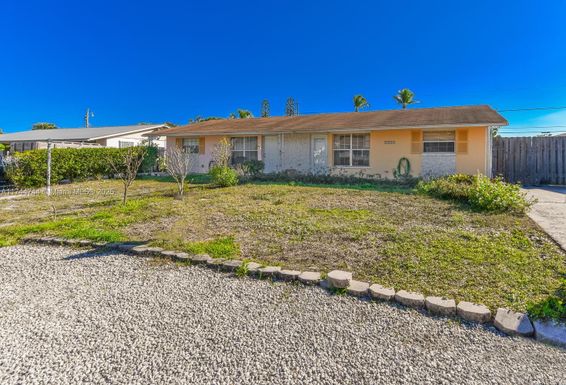 2240 NE Rustic Way, Jensen Beach FL 34957