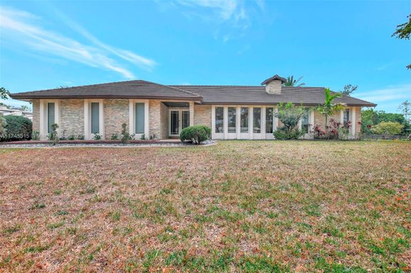 17500 SW 68th Ct, Southwest Ranches FL 33331