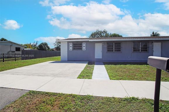 4000 NW 159th St # 4000, Miami Gardens FL 33054