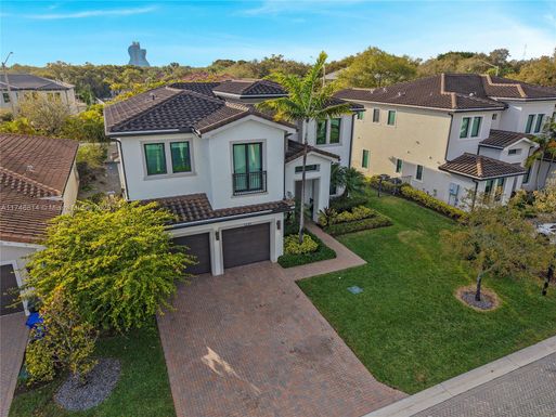 5649 W Brookfield Cir W, Hollywood FL 33312