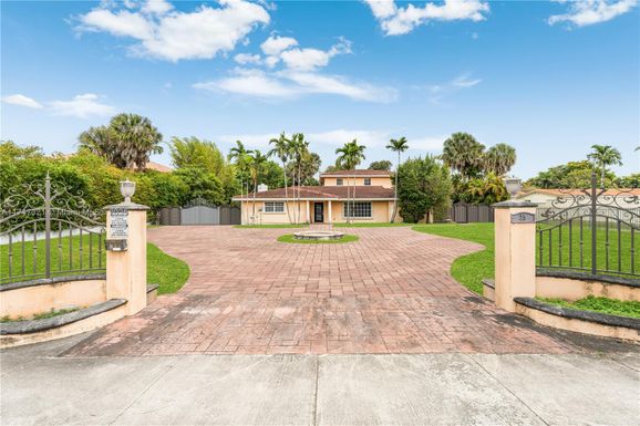 25 NW 127th Ave, Miami FL 33182