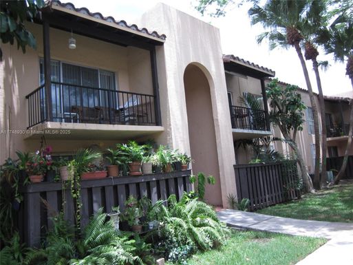 10786 N Kendall Dr # D19, Miami FL 33176