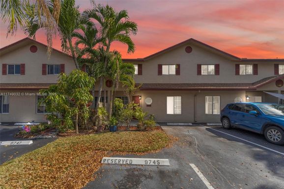 9745 NW 37th St # 9745, Sunrise FL 33351