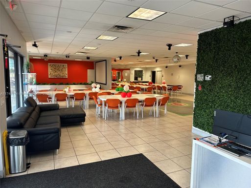 10550 NW 77th Ct # 320, Hialeah Gardens FL 33016