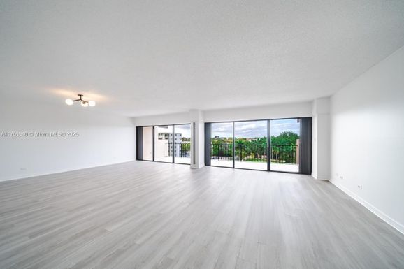 1800 NE 114th St # 502, Miami FL 33181