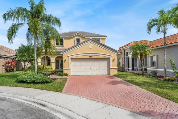 4146 Sabal Ridge Cir, Weston FL 33331