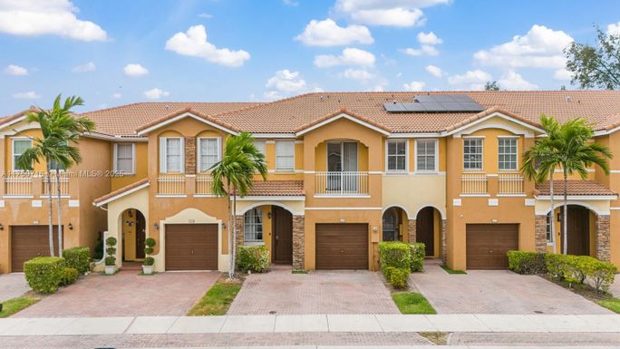 1008 NW 102nd Pl # 1008, Miami FL 33172