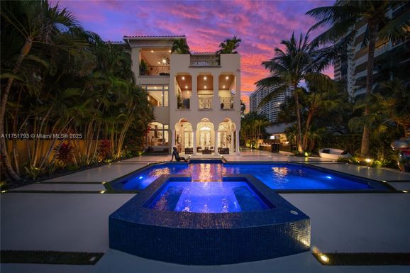 1530 Island Blvd, Aventura FL 33160