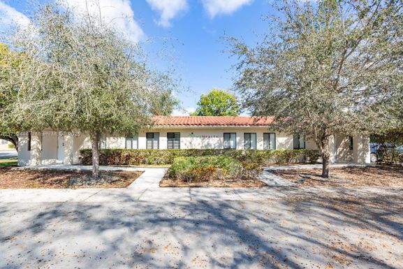 211 NE 89th St, El Portal FL 33138