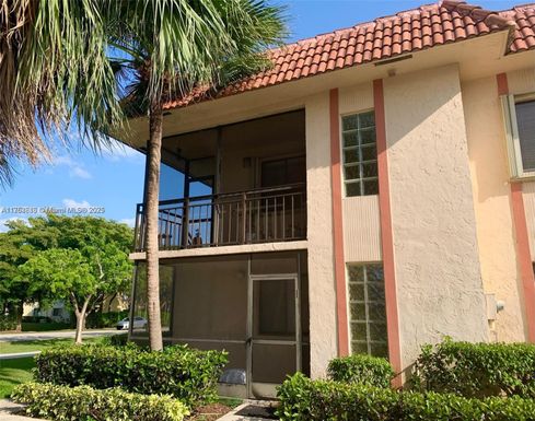 399 Lakeview Dr # 101, Weston FL 33326