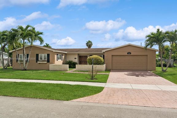 9260 SW 80th Ter, Miami FL 33173