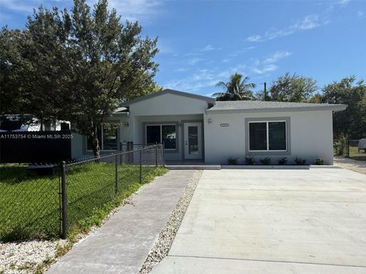 12911 Wood St, Miami FL 33167