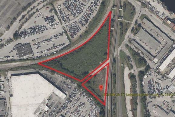 3804 NW 28th St, Miami FL 33142