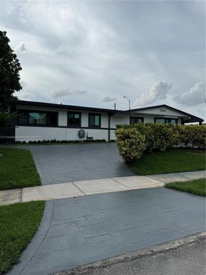 18360 NE 11th Ave, Miami FL 33179
