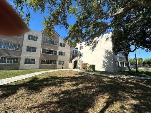 6135 NW 186th St # 211, Hialeah FL 33015