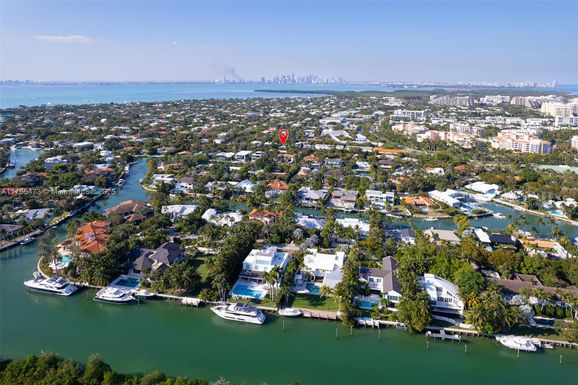 92 W Mashta Dr, Key Biscayne FL 33149