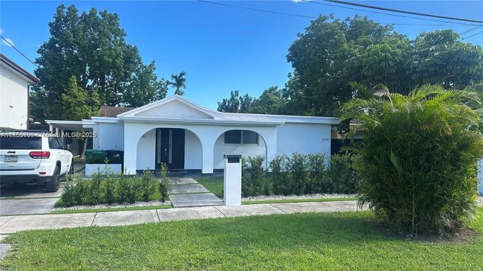 4288 SW 9th St, Miami FL 33134