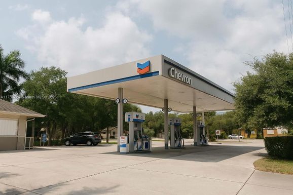 755 4th St, Vero Beach FL 32962