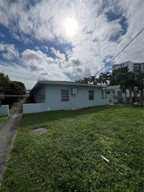 2148 NW Flagler # 7, Miami FL 33125