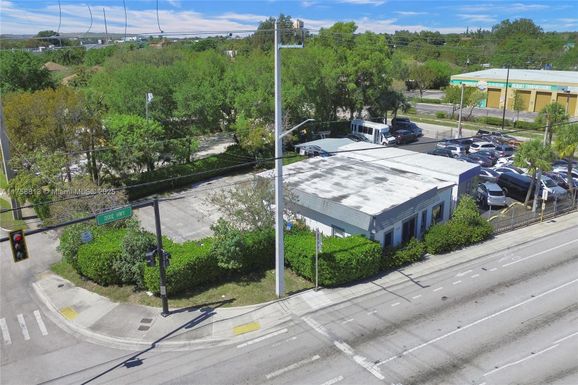 3311 N Dixie Hwy, Pompano Beach FL 33064