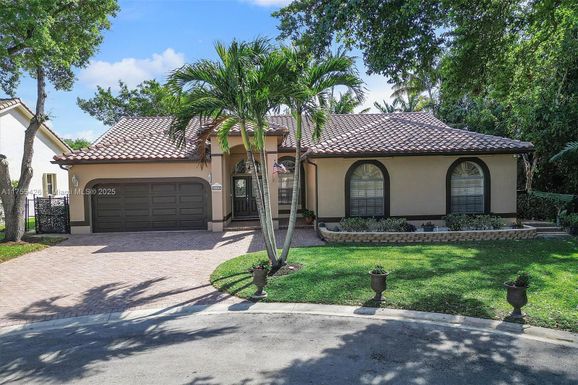 5523 NW 57th Ter, Coral Springs FL 33067