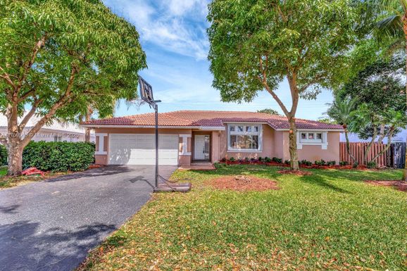 9861 NW 28th Pl, Coral Springs FL 33065