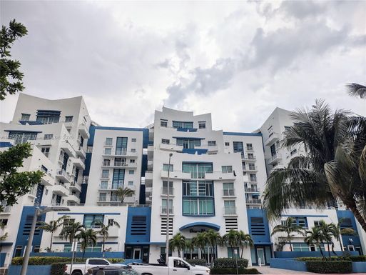 7600 Collins Ave # 417, Miami Beach FL 33141