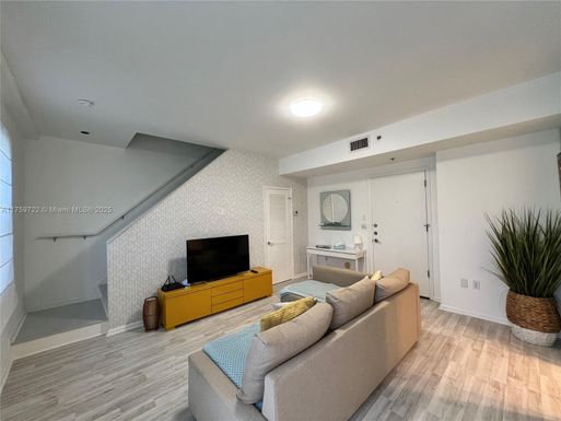 1614 Pennsylvania Ave # 2I, Miami Beach FL 33139