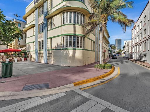 530 Ocean Dr # 104A, Miami Beach FL 33139