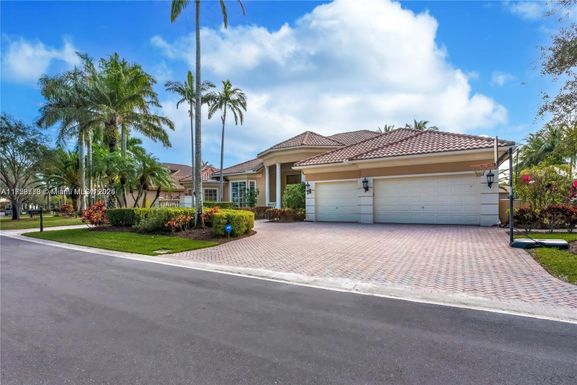 7256 NW 127th Way, Parkland FL 33076
