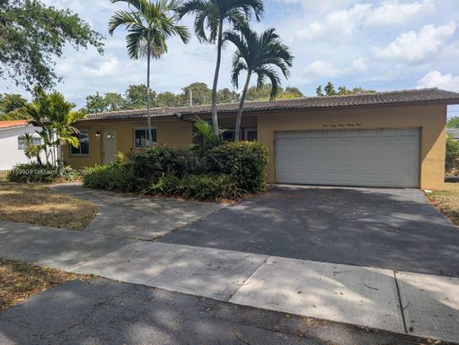 14331 Lake Saranac Ave, Miami Lakes FL 33014