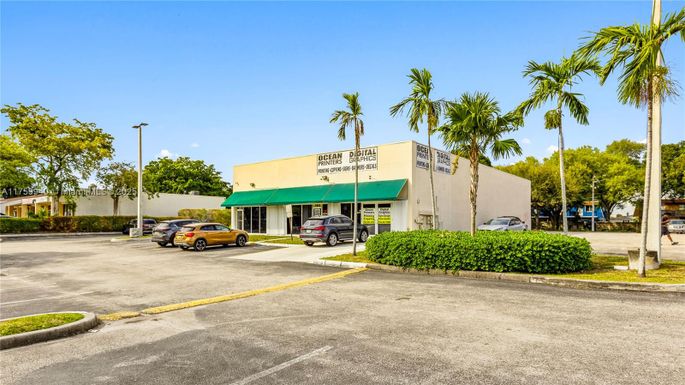 2415 Stirling Rd, Hollywood FL 33312