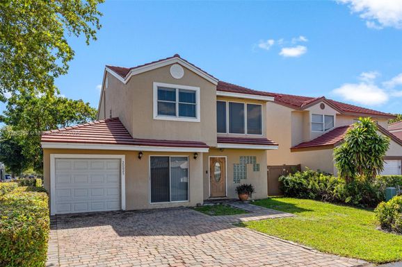 20025 NE 6th Ct Cir, Miami FL 33179