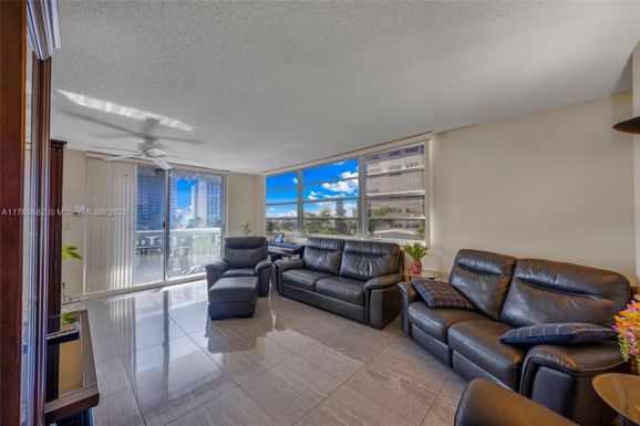 3113 S Ocean Dr # 506, Hallandale Beach FL 33009