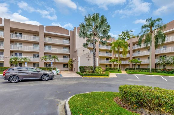 7711 Trent Dr # 106, Tamarac FL 33321
