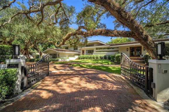 4451 Mangrum Ct, Hollywood FL 33021