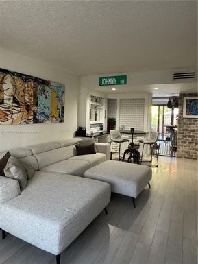 10251 SW 77th Ct, Miami FL 33156