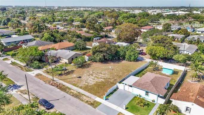 624 SW 6th Ave, Delray Beach FL 33444