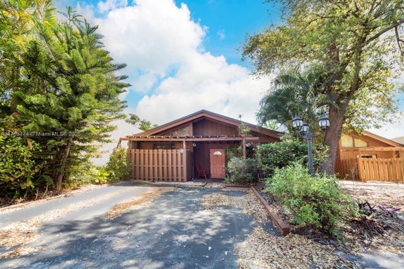 6120 NW 33rd Ter, Fort Lauderdale FL 33309