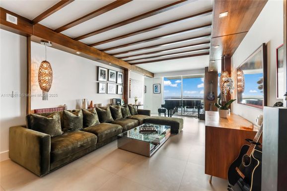 10 Venetian Way # 1503, Miami Beach FL 33139