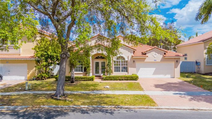 1063 NW 184th Way, Pembroke Pines FL 33029