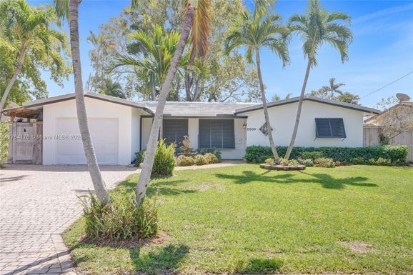 2000 NW 34th St, Oakland Park FL 33309